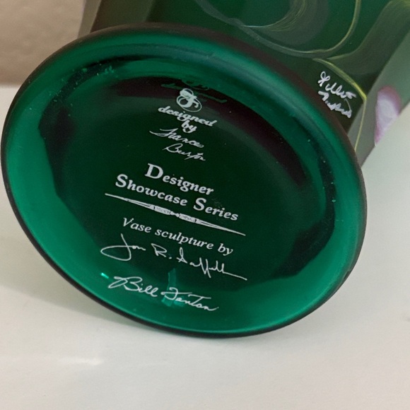 Fenton Emerald Vase with Lavender Floral Motif - Picture 2 of 6